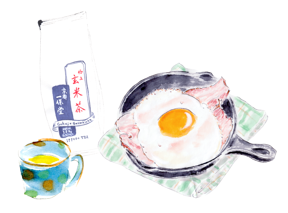 ベーコンエッグと玄米茶。